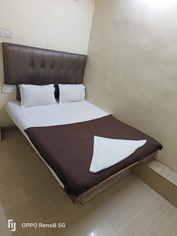 Hotel Janata Residency Мумбаи Экстерьер фото