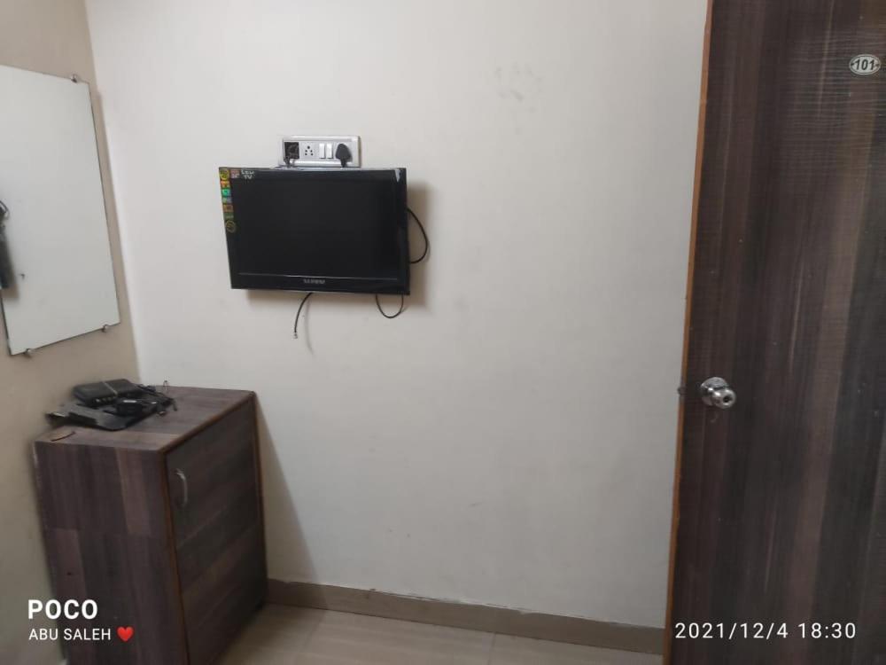 Hotel Janata Residency Мумбаи Экстерьер фото