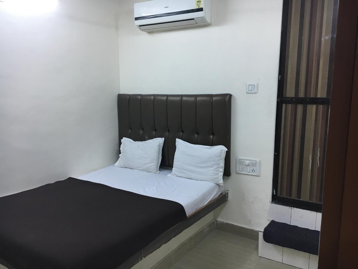 Hotel Janata Residency Мумбаи Экстерьер фото