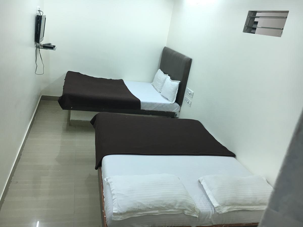 Hotel Janata Residency Мумбаи Экстерьер фото